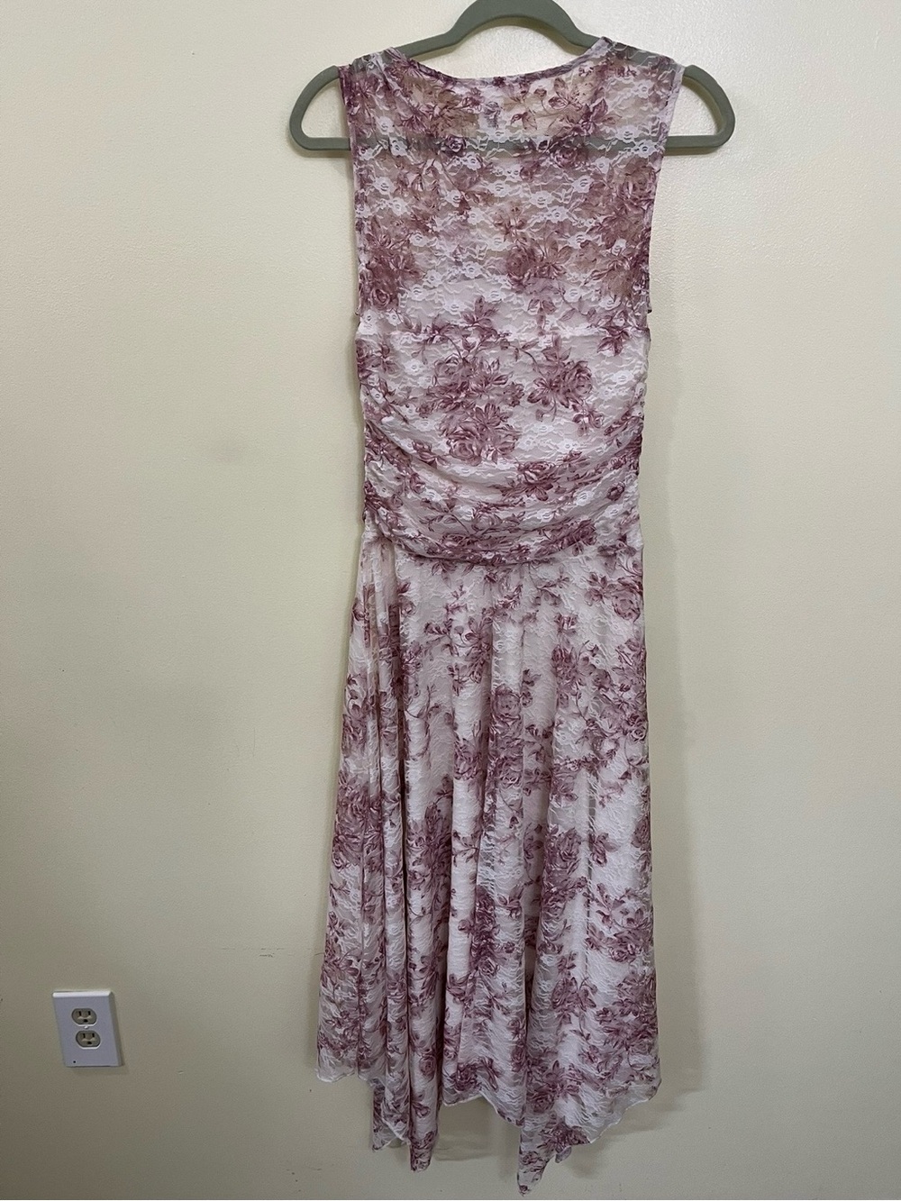 NEW Altar’d State White & Pink Lace Maxi Dress Size Medium NWT - Picture 6 of 6